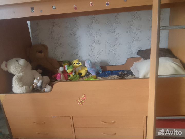 Двухярусная кровать