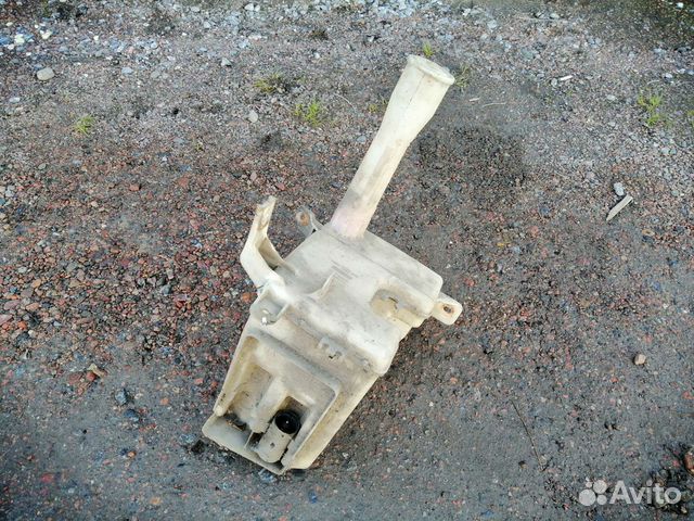 Бачок обывателя Mitsubishi Lancer 9