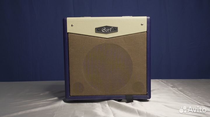 Гитарный комбоусилитель Cort CM5R