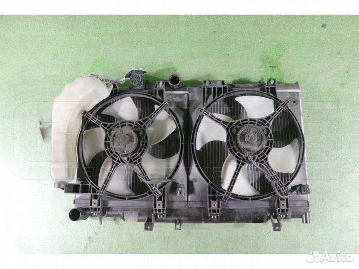 Радиатор охлаждения двигателя Subaru Legacy