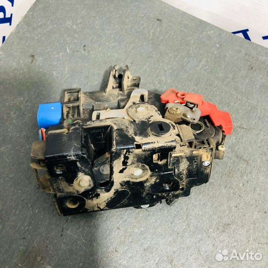 Skoda Octavia A5 замок двери (Авторазбор Атп)