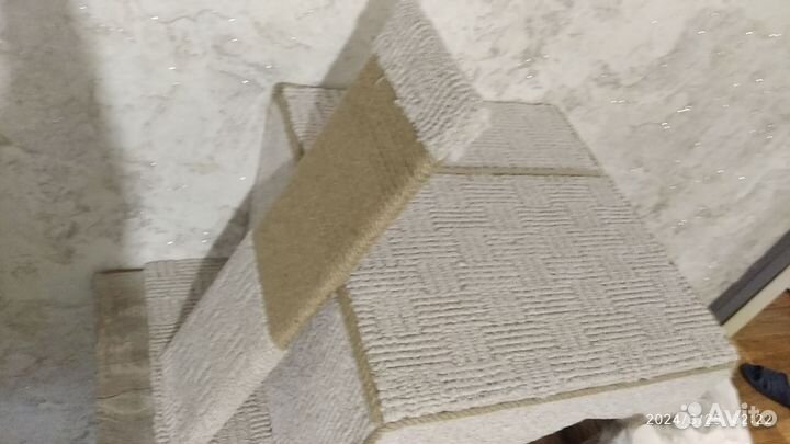 Домик для кота с когтеточкой