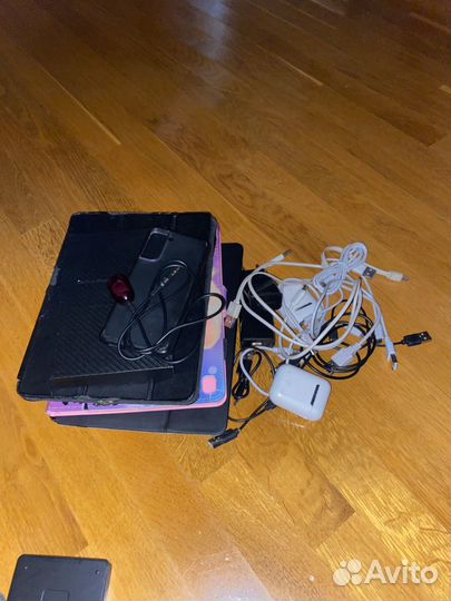 Зарядки и чехлы