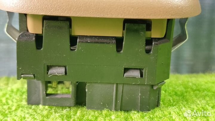 Кнопка стеклоподъемника Chevrolet Trailblazer