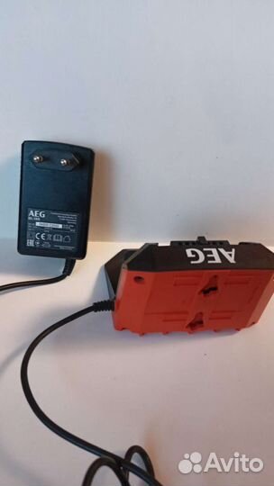 Зарядное устройство AEG BL18S