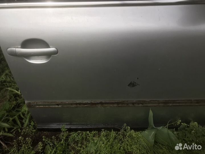 Правая передняя дверь от Volkswagen