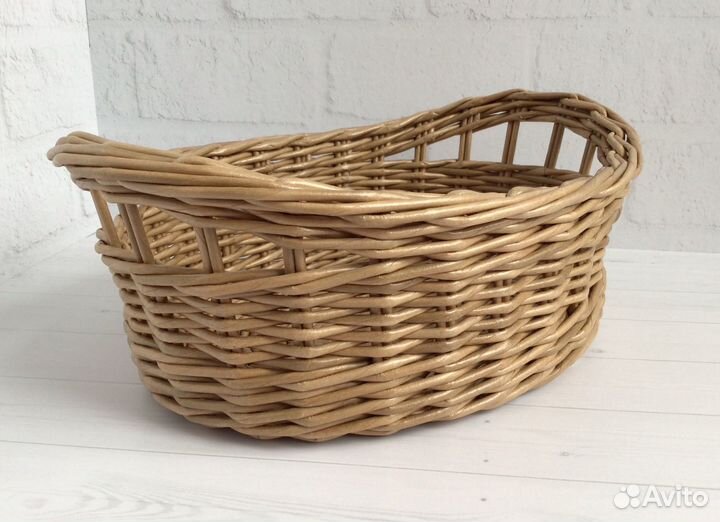 Корзина плетеная из бумажной лозы