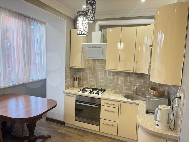 2-к. квартира, 57 м², 6/9 эт.