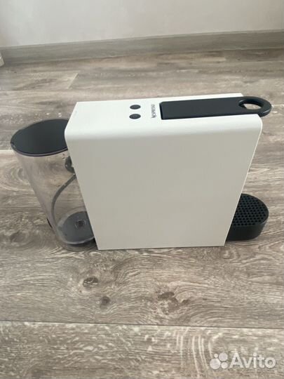 Кофемашина Delonghi капсульная