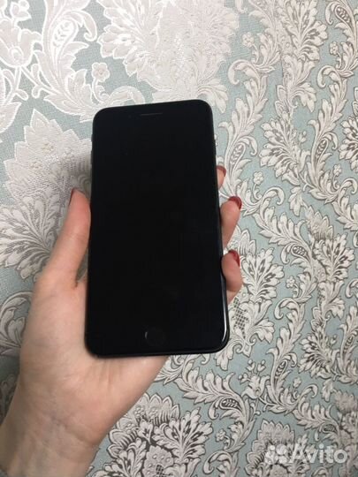 iPhone 8 Plus, 64 ГБ