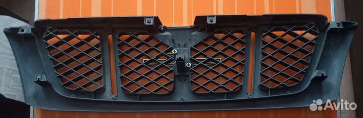 Решетка радиатора Subaru Forester S10/SF
