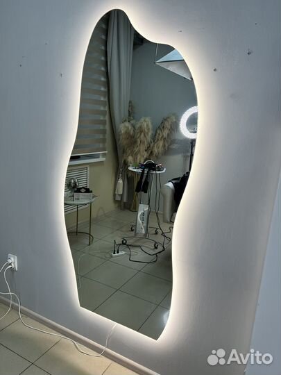 Зеркало фигурное с подсветкой