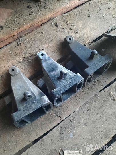 Кронштейн двигателя правый Mercedes Sprinter