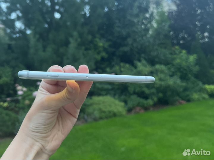 Телефон iPhone 6s