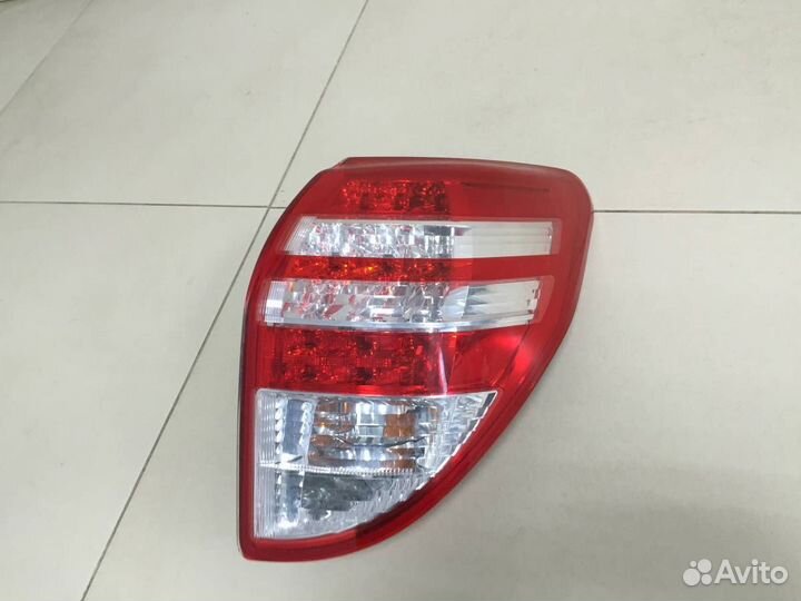 Фонарь задний правый Toyota RAV4