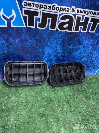 Решетка вентиляционная Volkswagen Passat B5 AQD