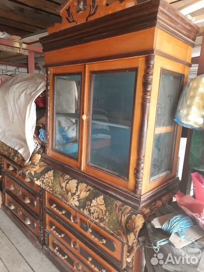 Шкаф сервант