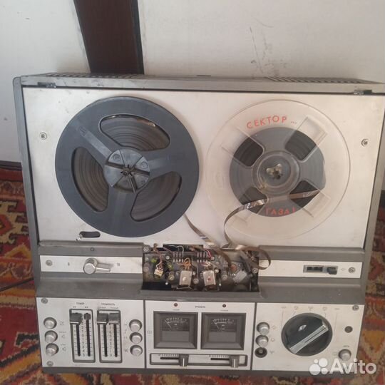 Катушечный магнитофон Астра