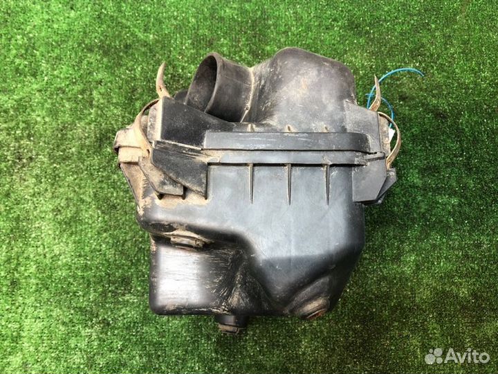 Корпус воздушного фильтра Geely Mk седан 1.5