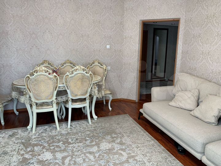 3-к. квартира, 74 м², 3/9 эт.