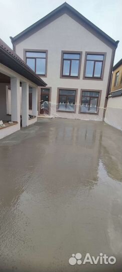 Наливные полы стяжка комнат дворов