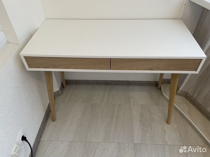 Консольный стол