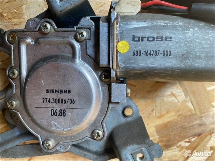 Стеклоподъемник электрический передний левый