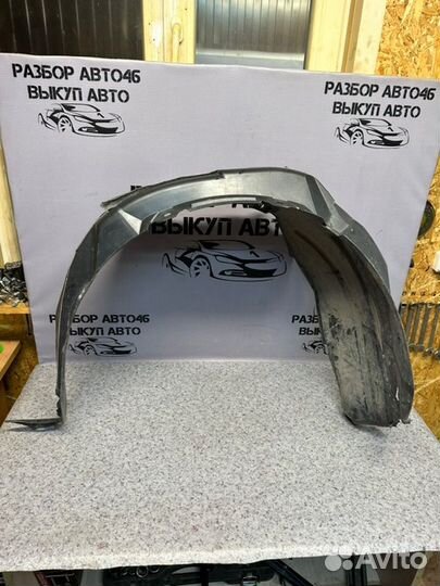 Подкрылок передний правый Toyota Yaris P13 1.5