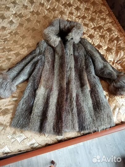 Шуба нутриевая с капюшоном