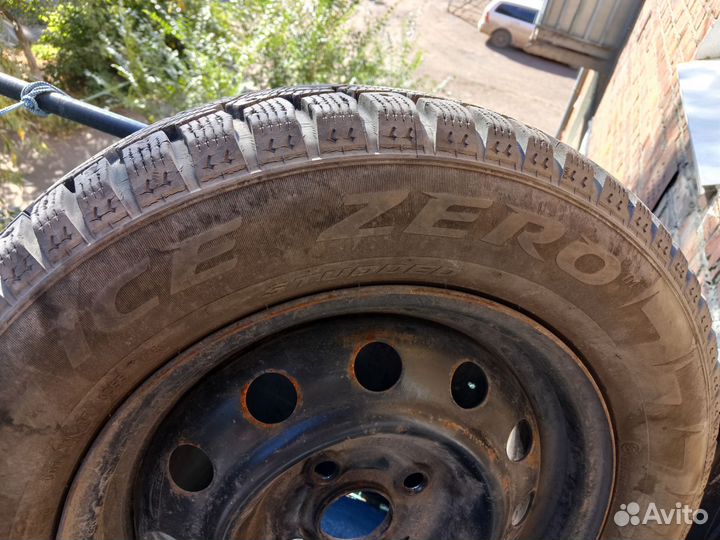 Pirelli Ice Zero 185/65 R14 86T