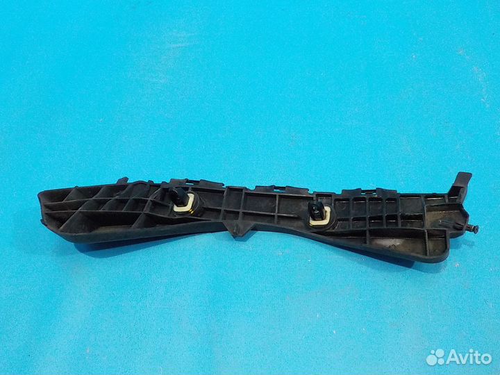 Кронштейн заднего бампера левый toyota Auris (E15)