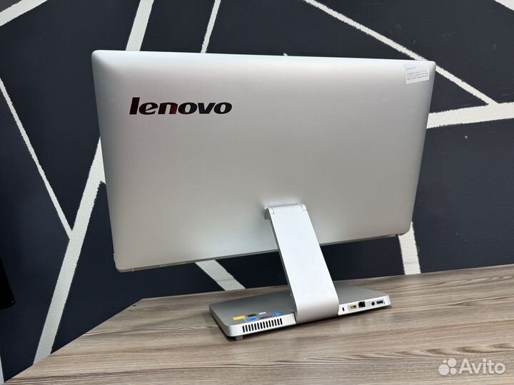 Моноблок Lenovo 27” Core i5 озу 8GB SSD 512 GPU