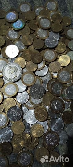 Юбилейные монеты разного номинала РФ