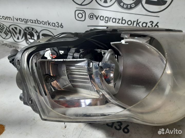 Фара правая VW Passat B6 с дефектами