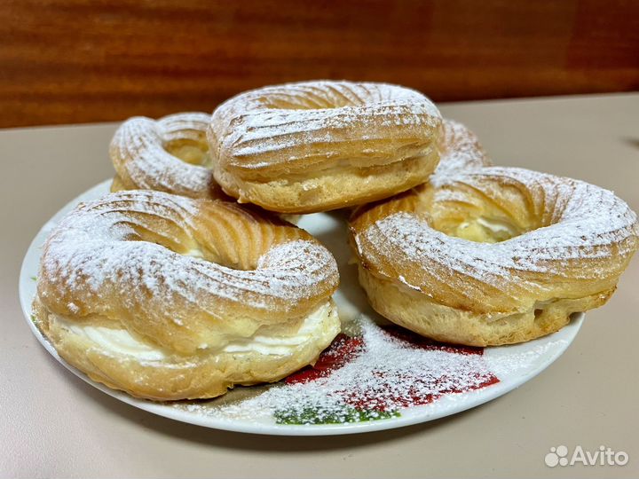 Профитроли и эклеры