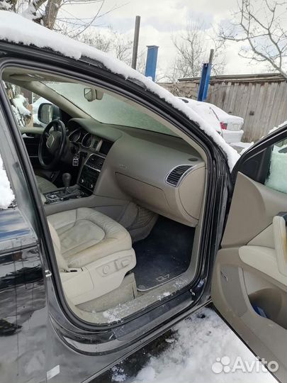 Торпедо Аudi q7 4l c подушками безопастности