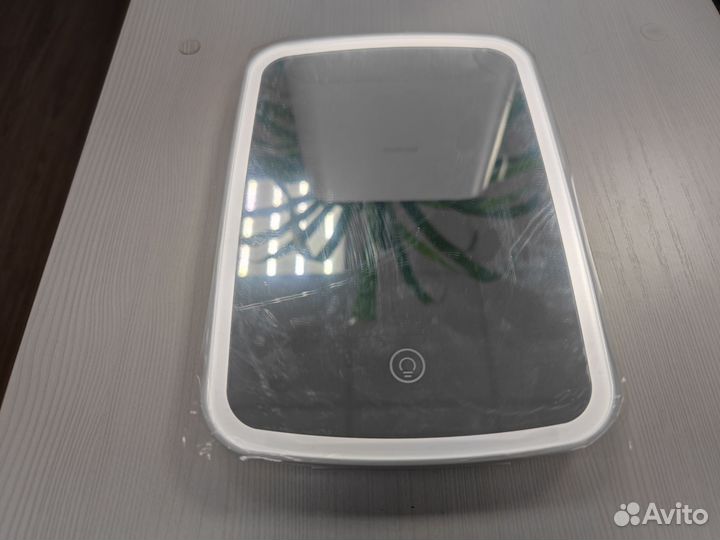 Зеркало для макияжа, с подсветкой, новое