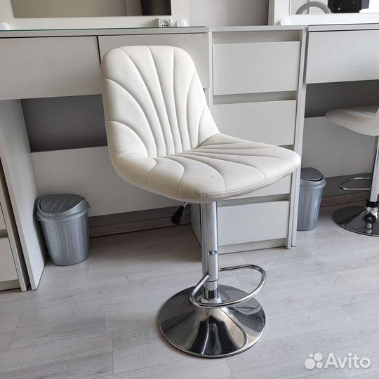 Стул для визажиста бровиста