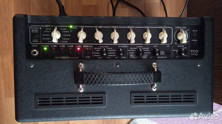 Ламповый гитарный комбоусилитель VOX VT40+ 60Вт