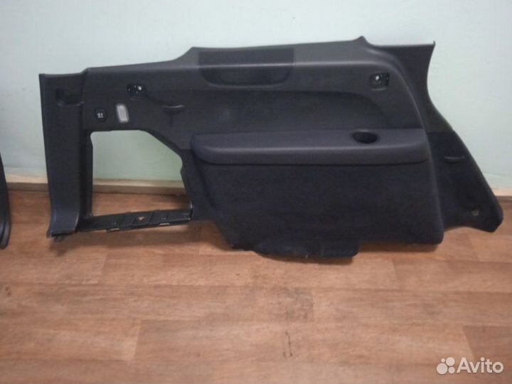 Обшивка багажника задняя левая Mercedes Gls-Class