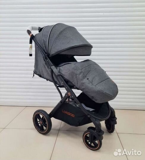 Прогулочная коляска Luxmom/ черный