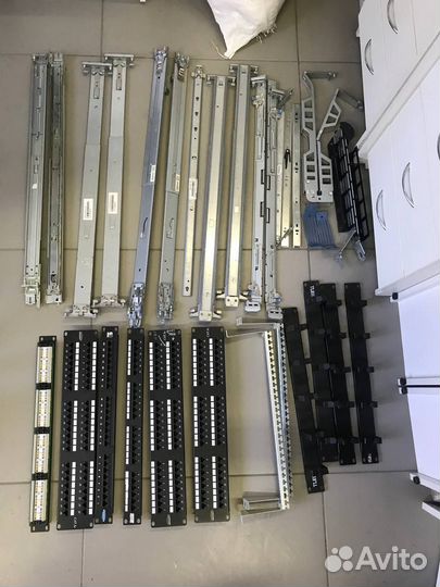 Комплектующие в монтажную или серверную стойку