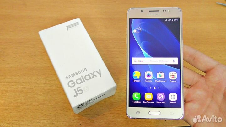 Смартфон Samsung Galaxy J5