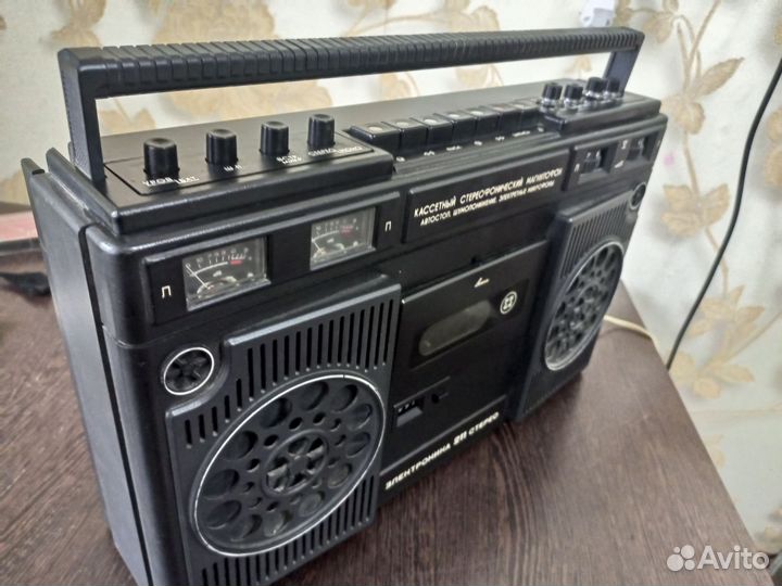 Советский кассетный магнитофон Электроника 211