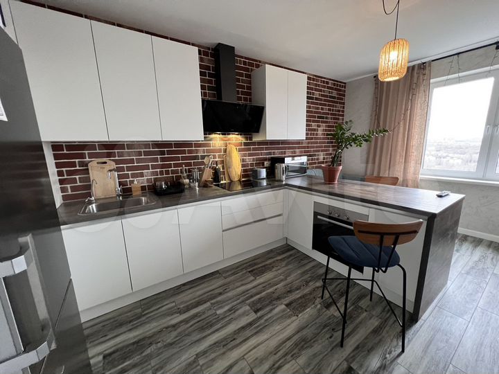 2-к. квартира, 75 м², 14/17 эт.