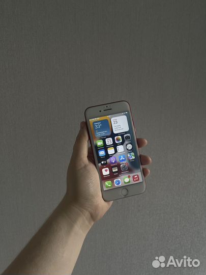 Телефон iPhone 7 256gb red