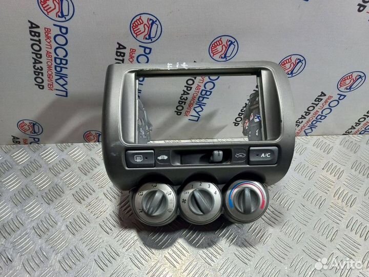 Блок управления отопителем Honda Fit