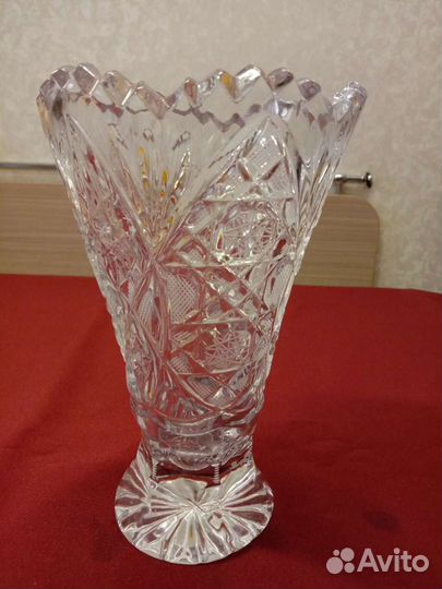 Хрустальная ваза