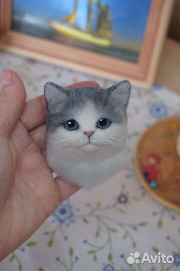 Котёнок - карманная брошь