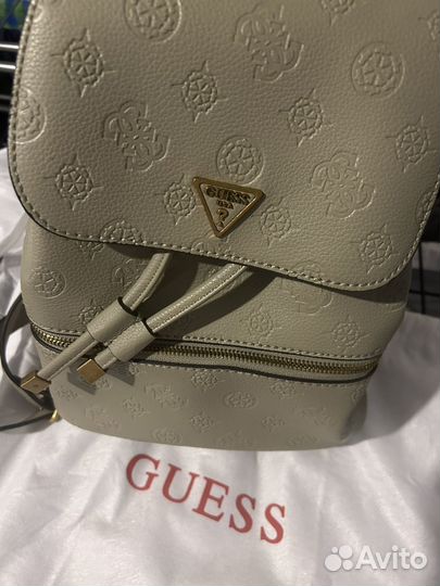 Рюкзак Guess